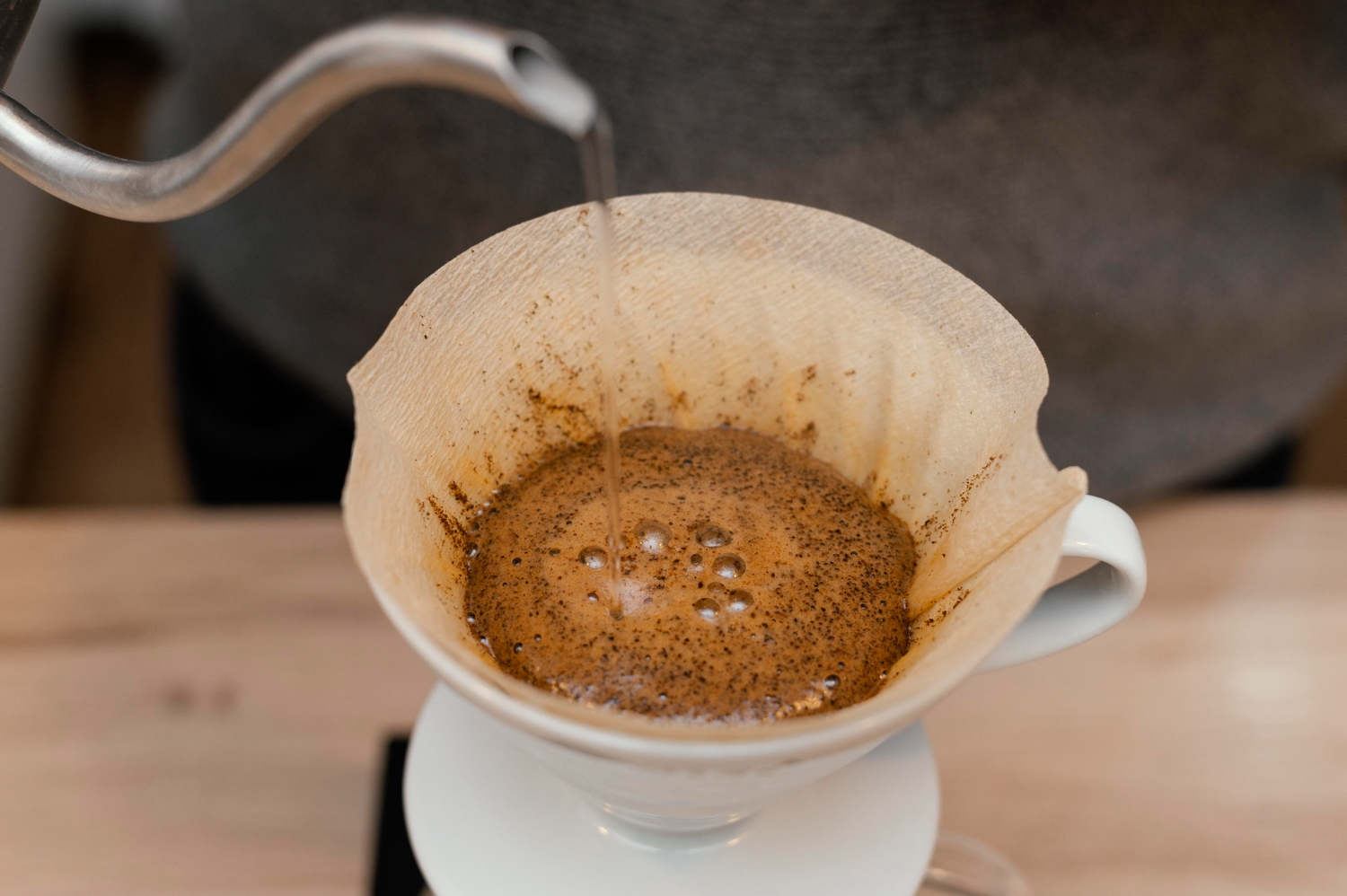 Não é só pelo cheiro: o motivo real pelo qual o café coado é melhor que o de cápsula