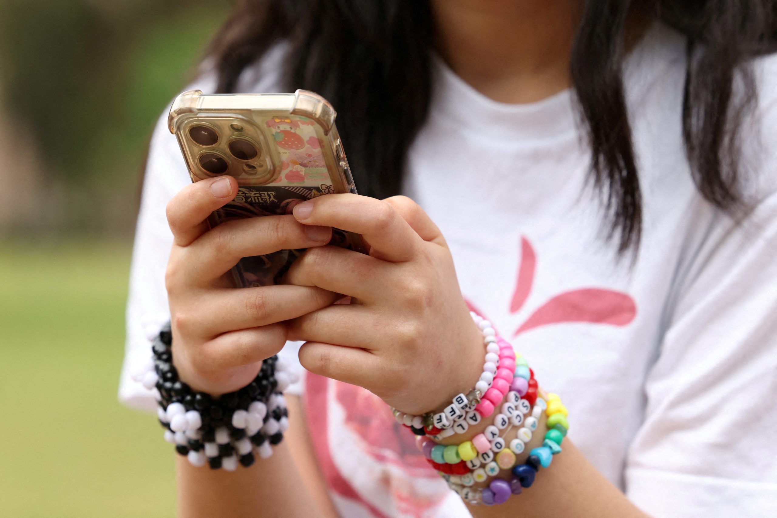 Proibição das redes sociais para menores de 16 anos na Austrália pode deixar crianças isoladas?