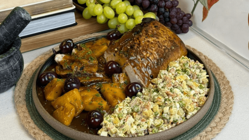 Receitas de Natal: veja como fazer lombo com abacaxi e maionese de salada russa