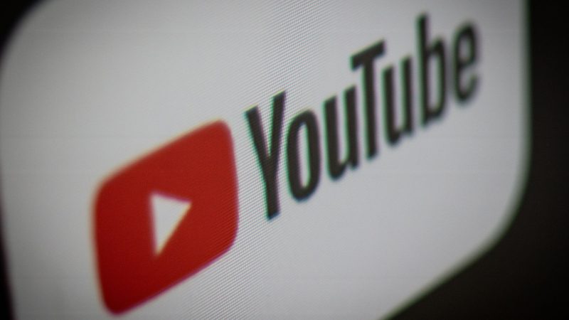 YouTube está priorizando vídeos de IA para novos usuários, revela estudo