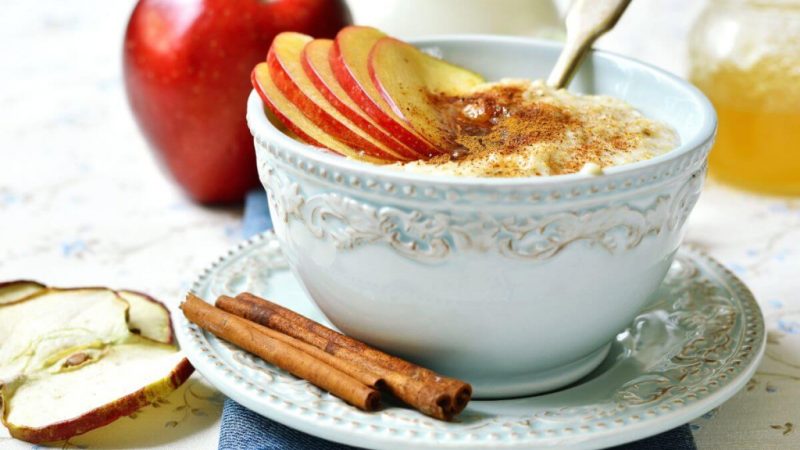 3 receitas de mingau de aveia saudável para café da manhã ou lanche da tarde