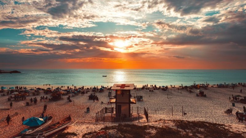 5 destinos brasileiros perfeitos para ver o pôr do sol a dois