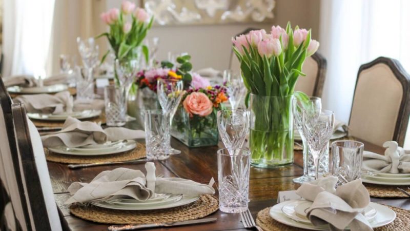 6 dicas para trazer a primavera para a decoração mesa posta