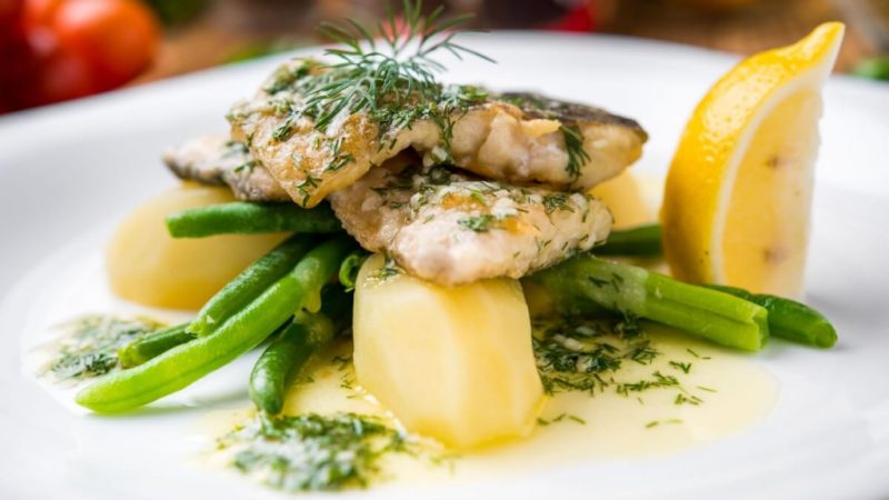 Almoço proteico: 5 receitas leves com proteínas magras
