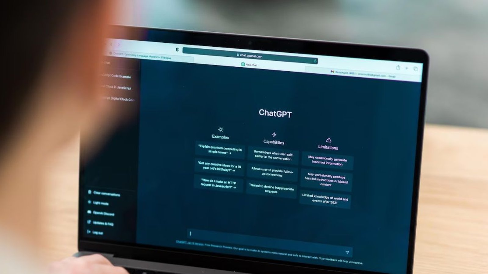 ChatGPT agora encontra conversas antigas com mais precisão, mas nem todos terão acesso