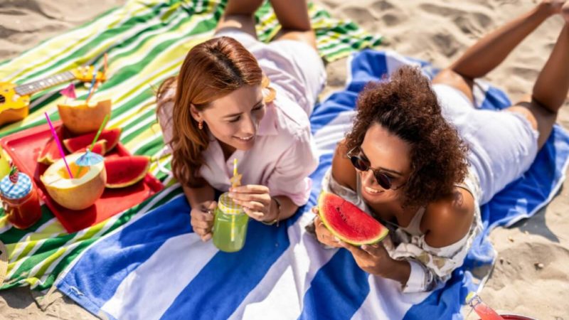 Comida na praia: 15 dicas para se alimentar bem e com segurança