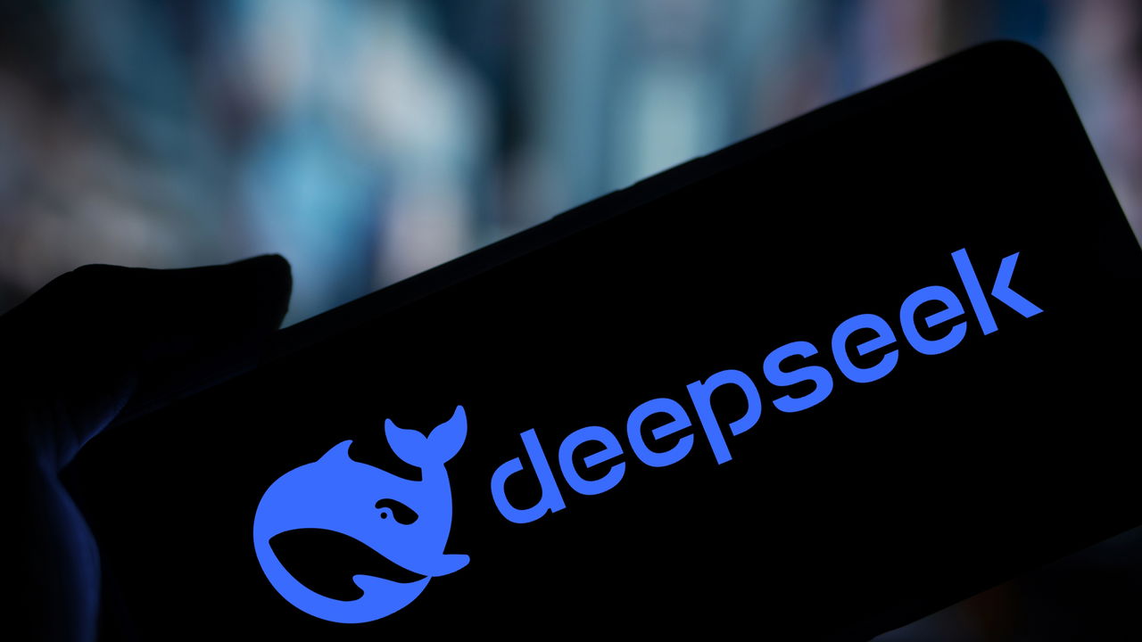 DeepSeek desafia ChatGPT com nova IA especializada em programação