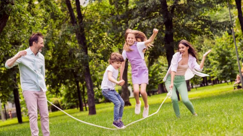 Férias sem excesso de telas: como equilibrar diversão e bem-estar infantil