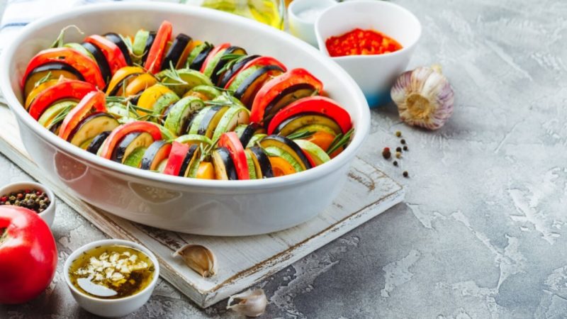 Jantar saudável em minutos: 3 pratos leves que você vai adorar