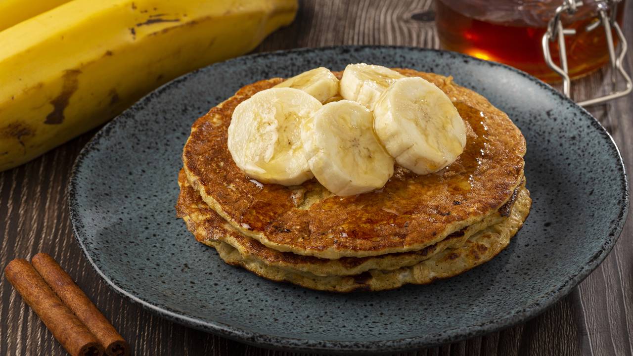 Lanche fit? Veja como fazer panqueca de banana simples em 15 minutos