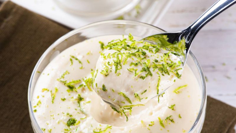 Mousse de limão refrescante para dias quentes pronto em 10 minutos
