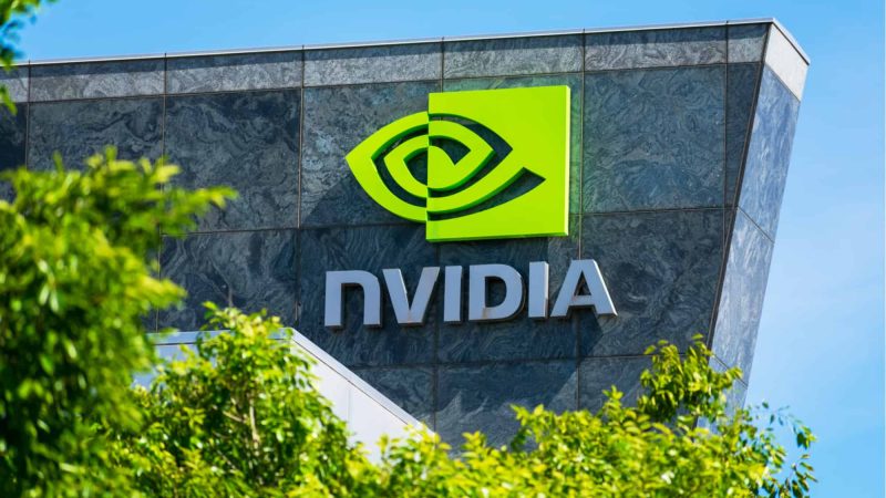 NVIDIA enfrenta processo por uso de 500 TB de livros pirateados para treinar IA