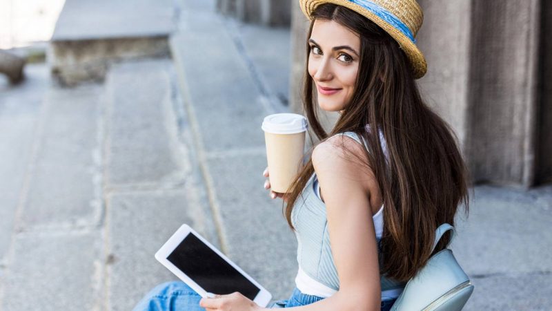 Nomes femininos com sete letras se destacam por sonoridade fluida, escrita equilibrada