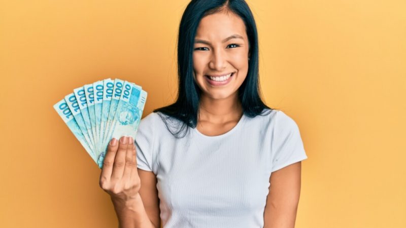 Recebeu o 13º salário? Veja 4 dicas usá-lo com consciência