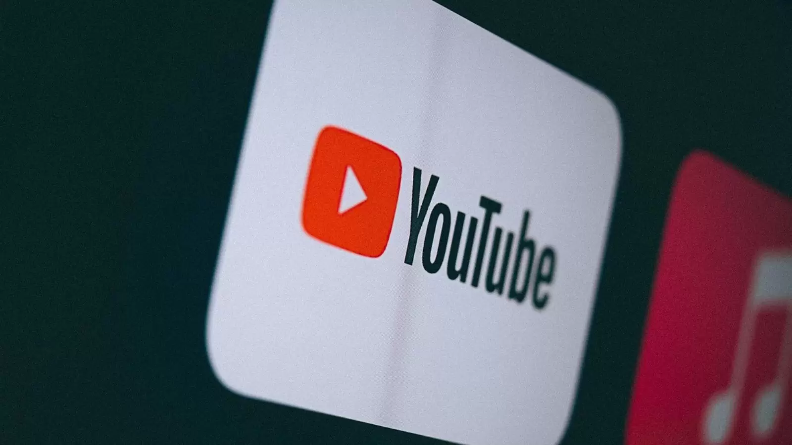 YouTube muda regras de monetização e libera anúncios em temas sensíveis