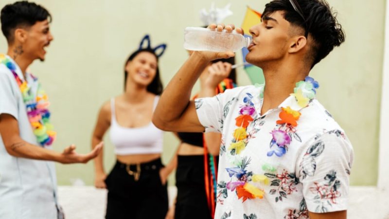 8 cuidados básicos para curtir o Carnaval sem perder de vista a saúde