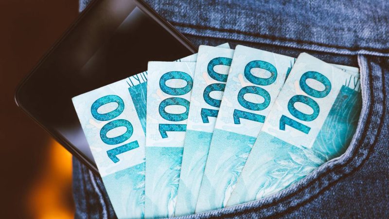 Como economizar 100 reais por mês sem comprometer sua rotina diária