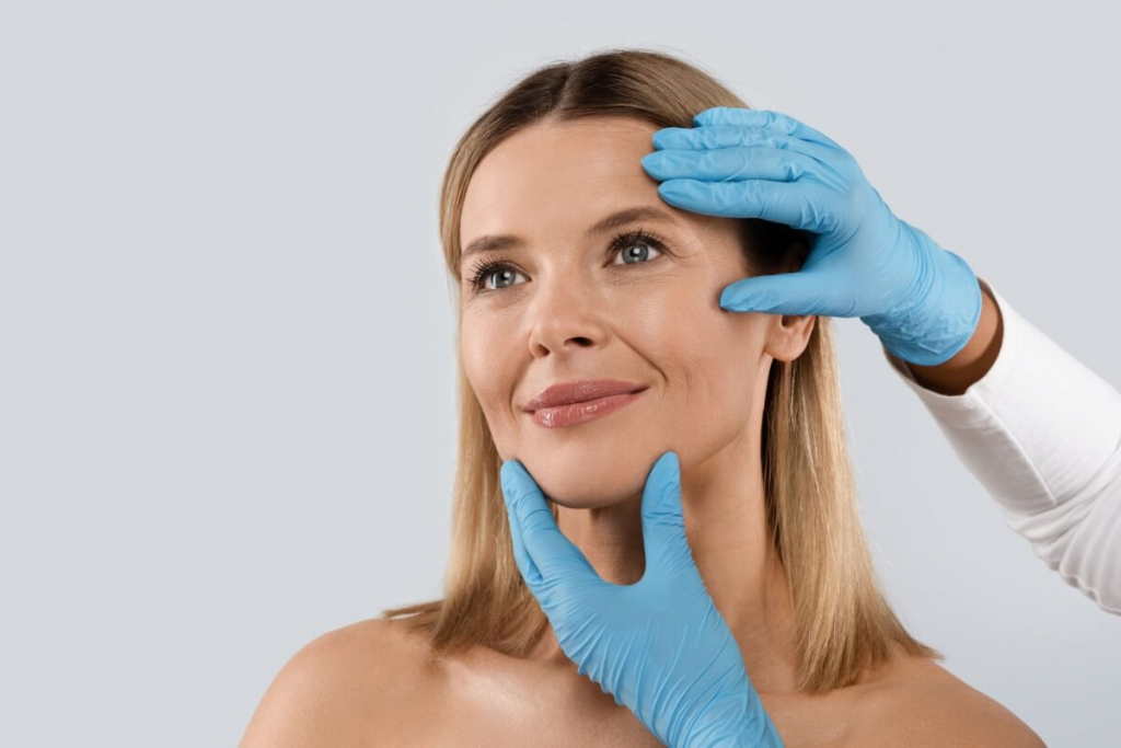 Entenda como o emagrecimento acelerado pode provocar flacidez e perda de volume facial