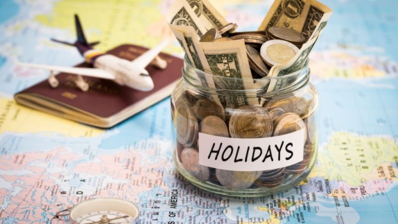 Feriados prolongados em 2026: 9 dicas para viajar para o exterior gastando menos