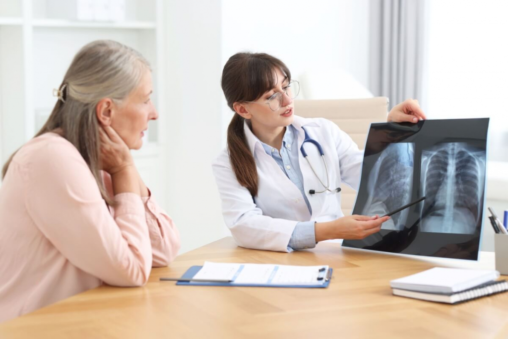 Infecção pulmonar: 10 sintomas que podem indicar a doença