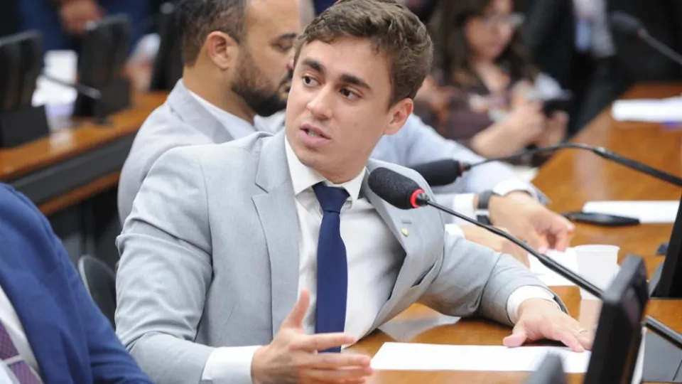 Oposição entra com novos projetos para tentar derrubar aumento do imposto de importação