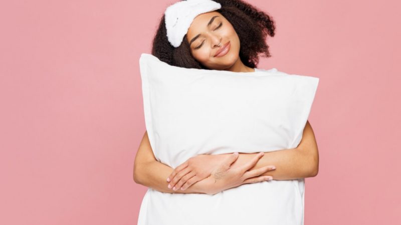 Sono da beleza: entenda como dormir bem é importante para a pele