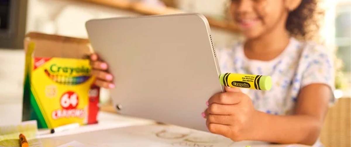 Volta às aulas nostálgica: SanDisk lança pendrive USB-C em formato de giz de cera Crayola