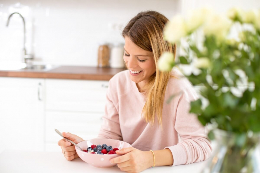 10 alimentos que não podem faltar na dieta da mulher
