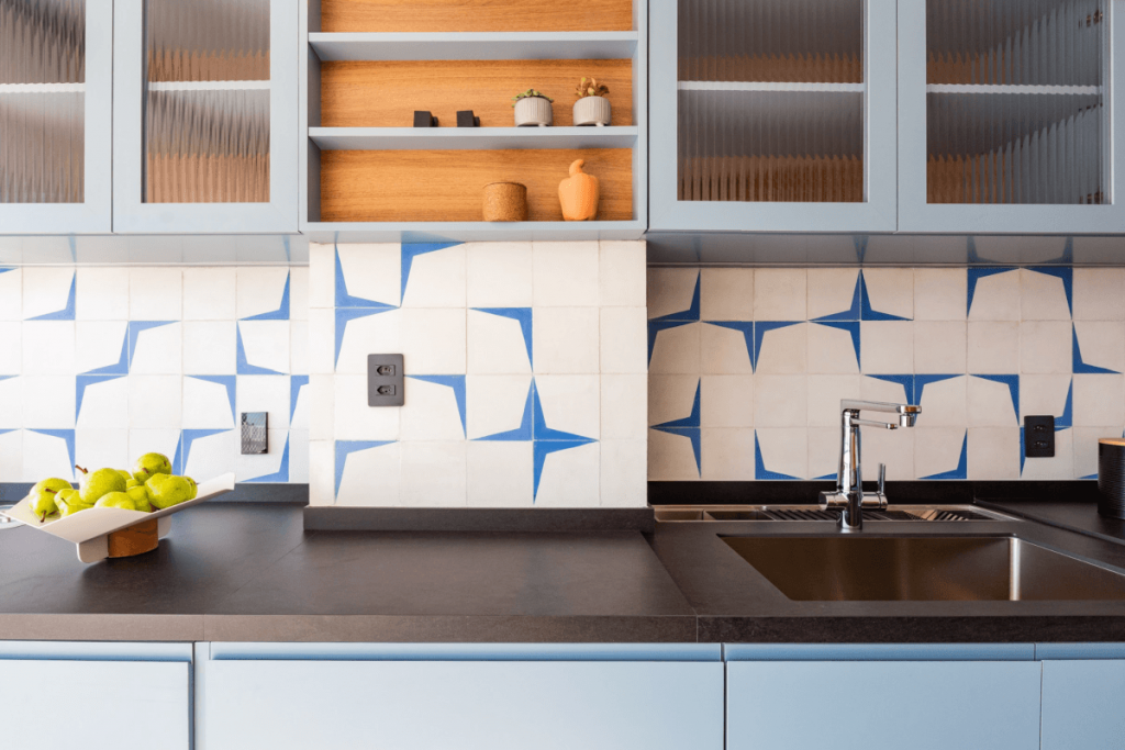 5 inspirações de revestimentos coloridos para os ambientes da casa