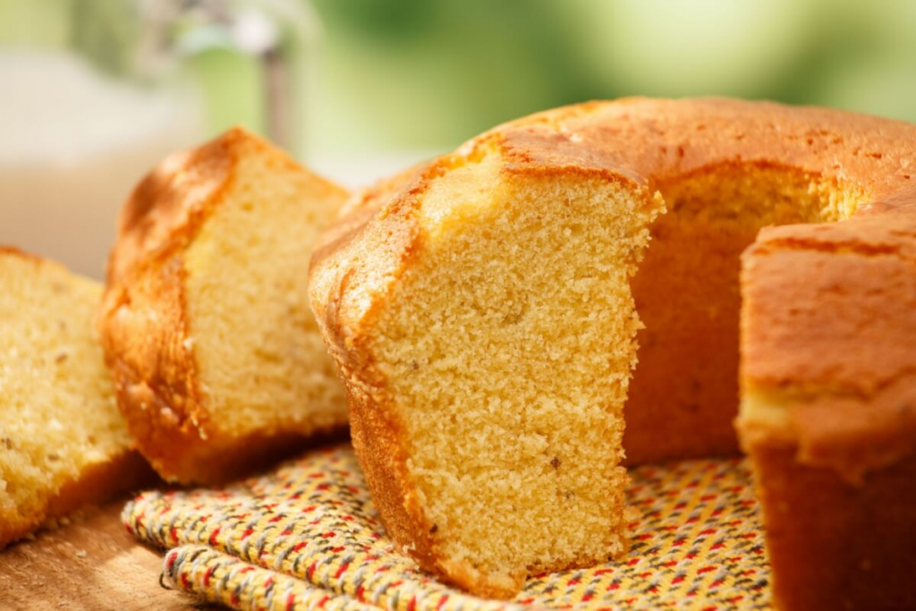 Bolo de fubá: 4 receitas rápidas e deliciosas para o lanche da tarde