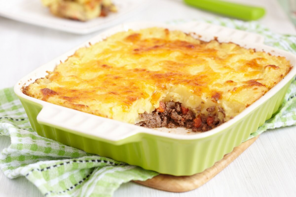 Escondidinho de mandioca: 3 receitas práticas e deliciosas para o jantar