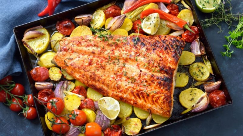 Peixe assado no forno: 3 receitas fáceis e saborosas para o almoço de domingo