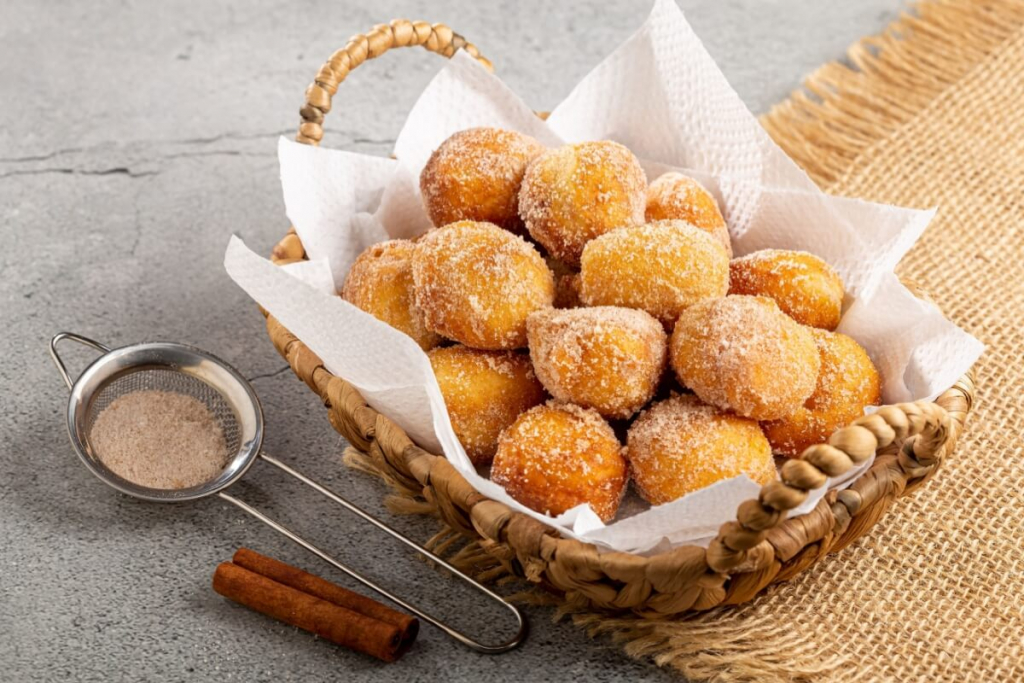 Bolinho de chuva: 3 receitas práticas e deliciosas para o lanche da tarde