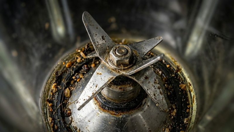 Como limpar o copo do liquidificador com cheiro forte: veja como deixá-lo sem resíduos e transparente como novo