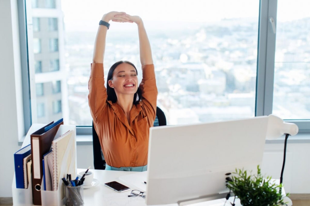 Dorsalgia: 4 dicas para evitar o desconforto na coluna no ambiente de trabalho