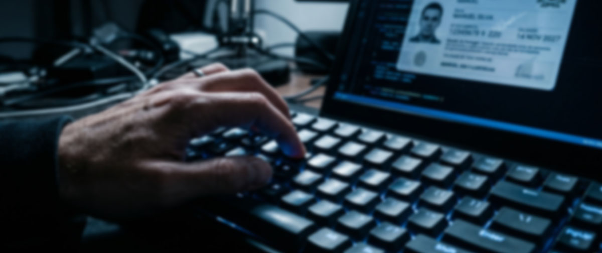 “Precisamos saber quem você é”, ministro grego que quer acabar com o anonimato na web