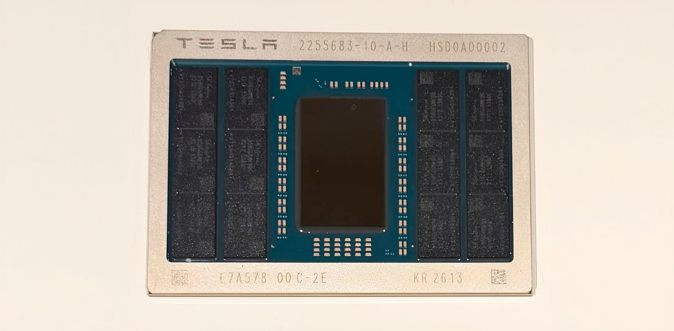 Tesla revelou novo chip para carros e robôs e transfere produção para os EUA para fugir de crise global