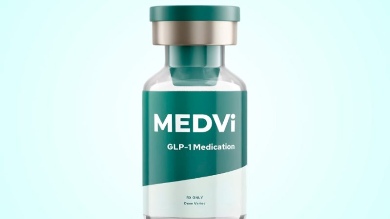 Uma startup operada por duas pessoas faturou US$ 400 milhões vendendo remédios para emagrecer. Mas tem um problema: seus médicos não existem, foram criados por IA