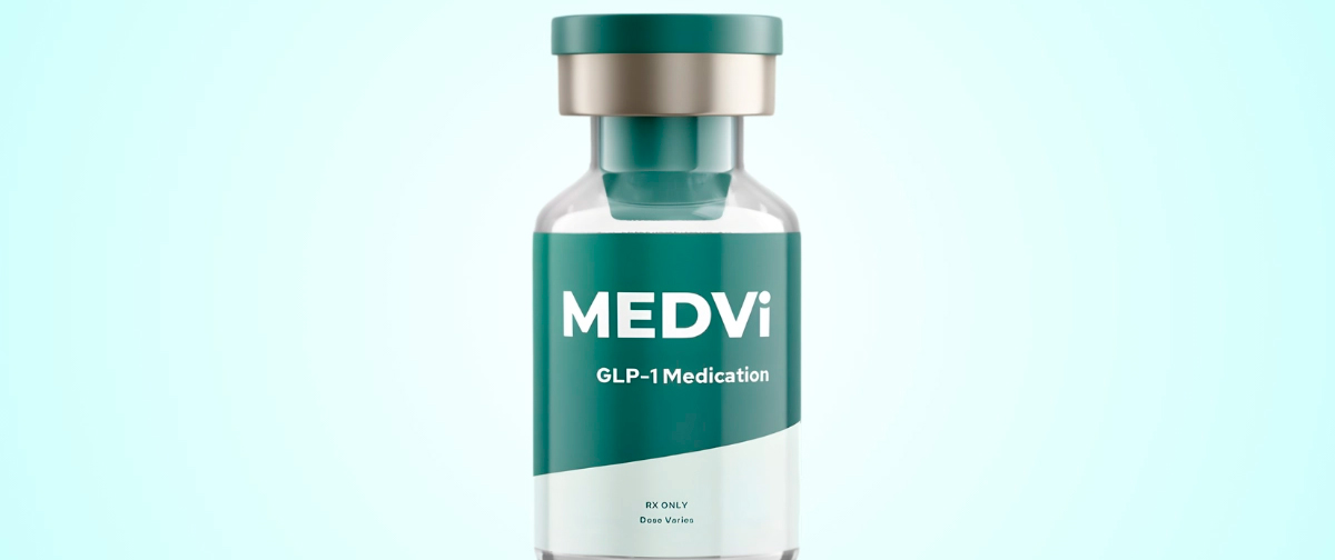 Uma startup operada por duas pessoas faturou US$ 400 milhões vendendo remédios para emagrecer. Mas tem um problema: seus médicos não existem, foram criados por IA