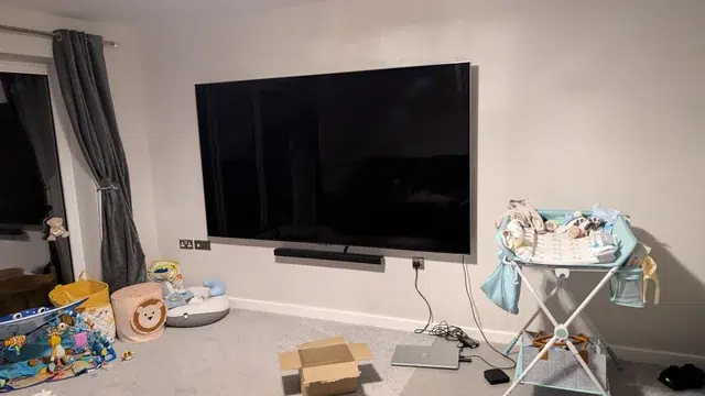 TVs da TCL e Roku morrem após 1 ano de uso e geram ação na Justiça