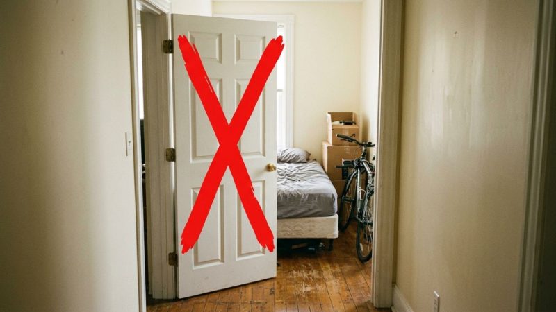 Adeus às portas de giro que ocupam espaço em quartos pequenos: a nova tendência é mais elegante e proporciona amplitude com ferragens camarão