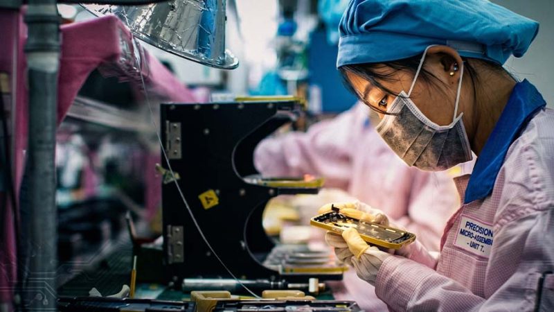 Como a Apple aprendeu com o Japão pós-guerra que estoque é desperdício, e por que esse método exige uma precisão que não permite falhas