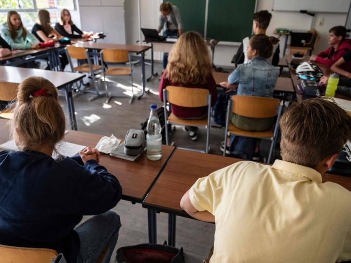“o mais importante na escola é que nossas crianças aprendam a ler, escrever e fazer contas”