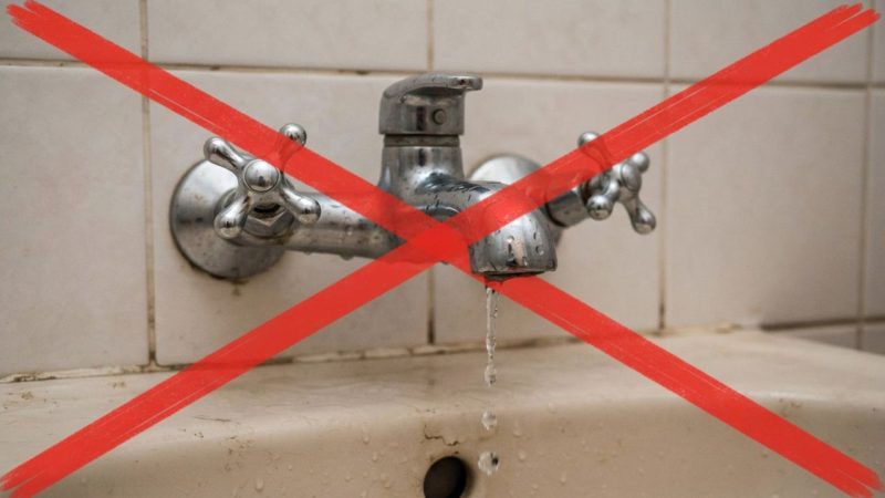 Adeus, torneiras pingando e desperdiçando água: nova forma de trocar o reparo em minutos sem chamar o encanador vira febre nas redes