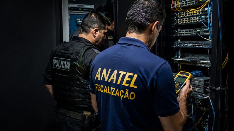 Anatel aperta o cerco contra provedores clandestinos e mira redes que operam fora da lei