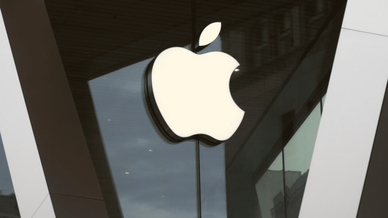 Apple tenta comprar memória de empresas chinesas proibidas pelos EUA após disparada histórica nos preços