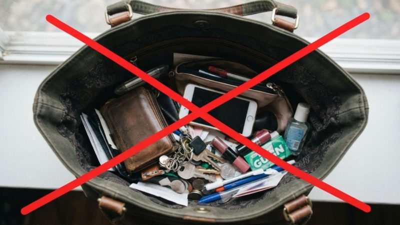 Como manter sua bolsa de mão sempre impecável e leve com estas dicas de organização