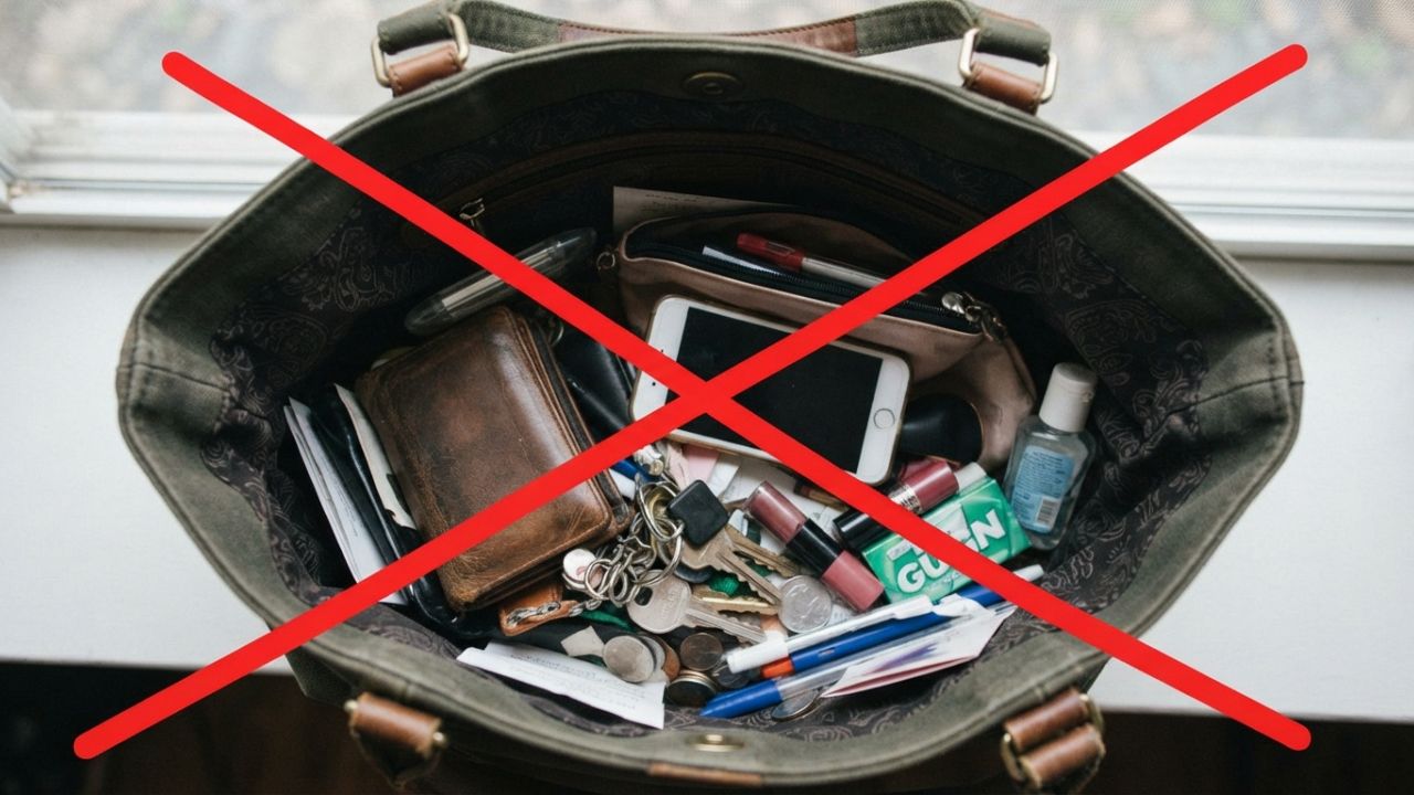 Como manter sua bolsa de mão sempre impecável e leve com estas dicas de organização