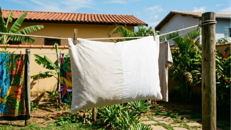 Como tirar o amarelado encardido de suor dos travesseiros brancos: o truque fácil de deixá-los de molho no sol com água oxigenada 10 volumes que sempre funciona
