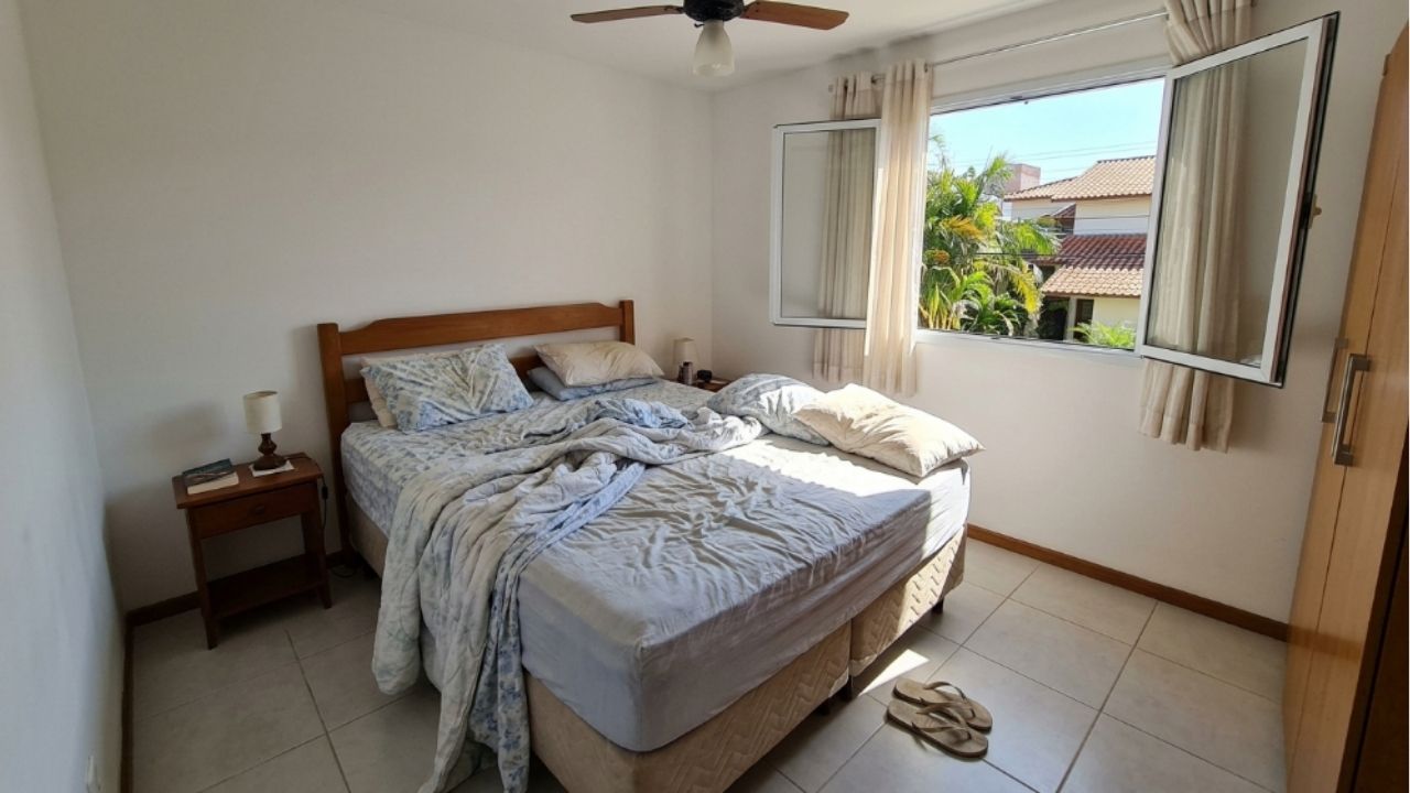 Por que deixar a cama desfeita por duas horas pode ser melhor contra ácaros do que arrumá-la logo após acordar, segundo alergista